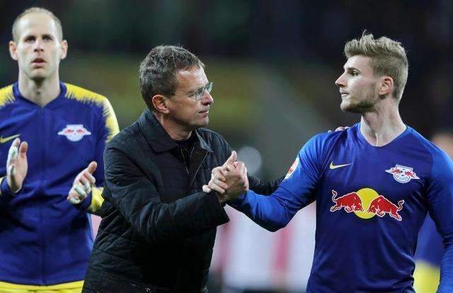 同一天绝代双骄各进一球！以下是媒体对C罗和梅西的...