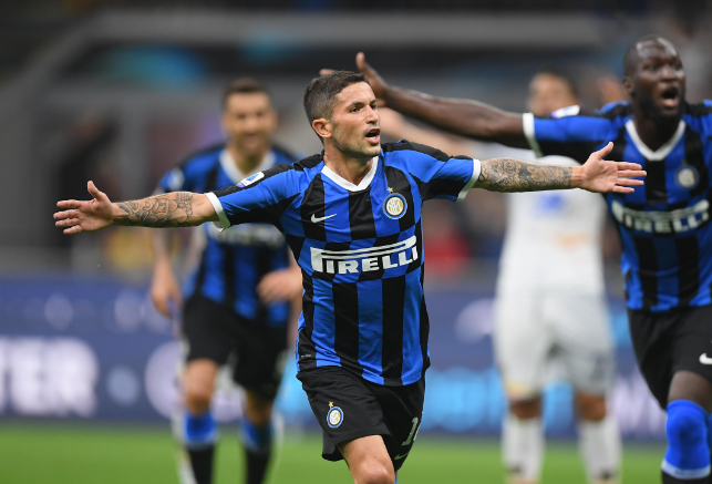 这队的高位逼抢太窒息了