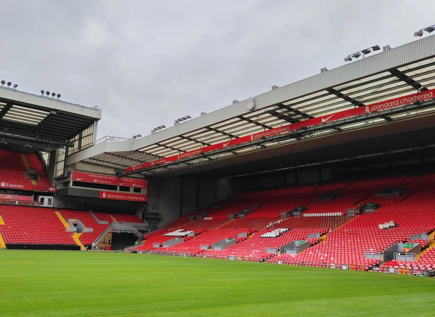 毕包后卫维维安：西班牙队竞争总非常激烈，现在不会去想这些