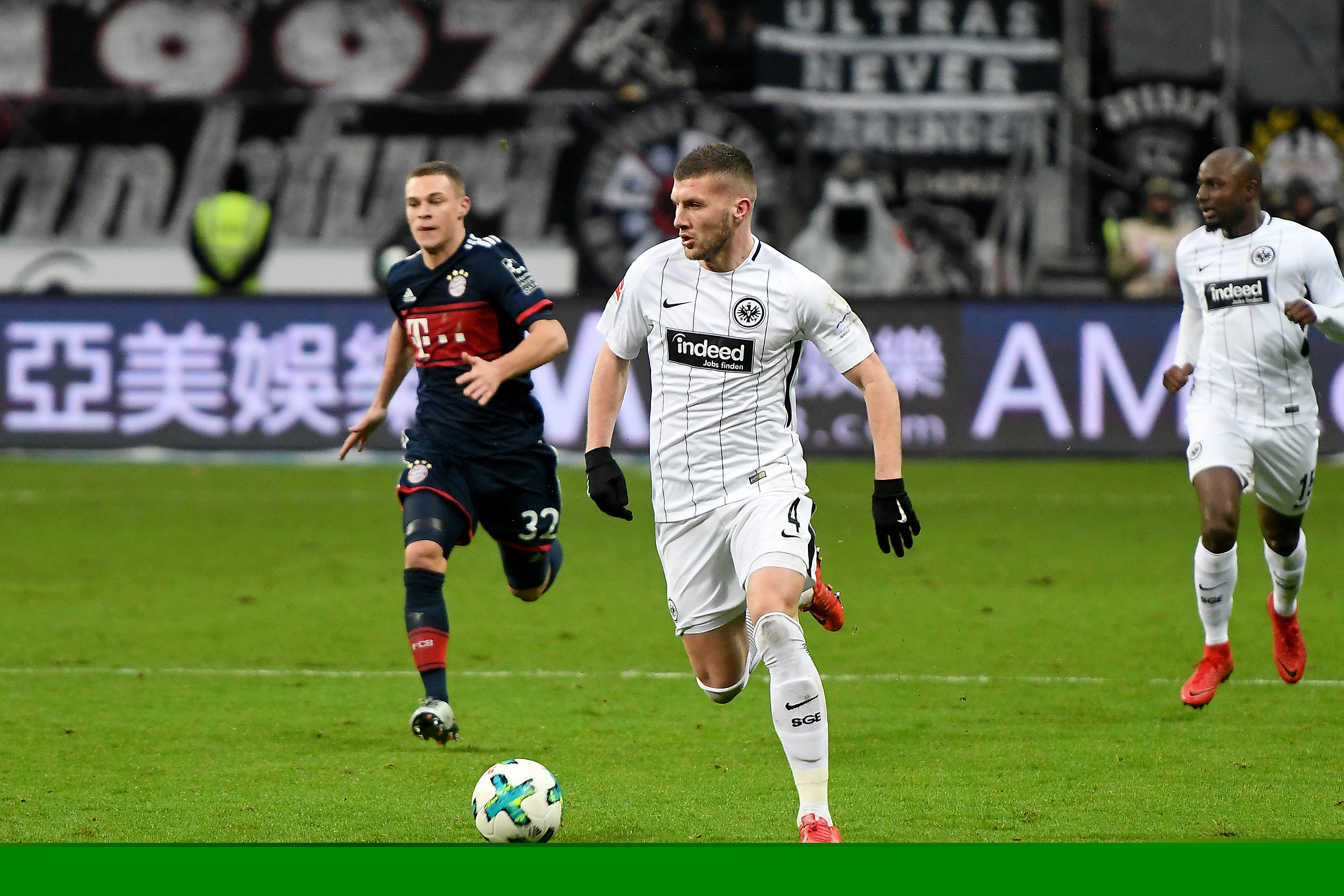 西海岸投资人：盼邵佳一到国足坚持自己打法，球迷要包容他（西海岸投资者：希望邵佳一进入国足并坚持个人风格，呼吁球迷更多包容）