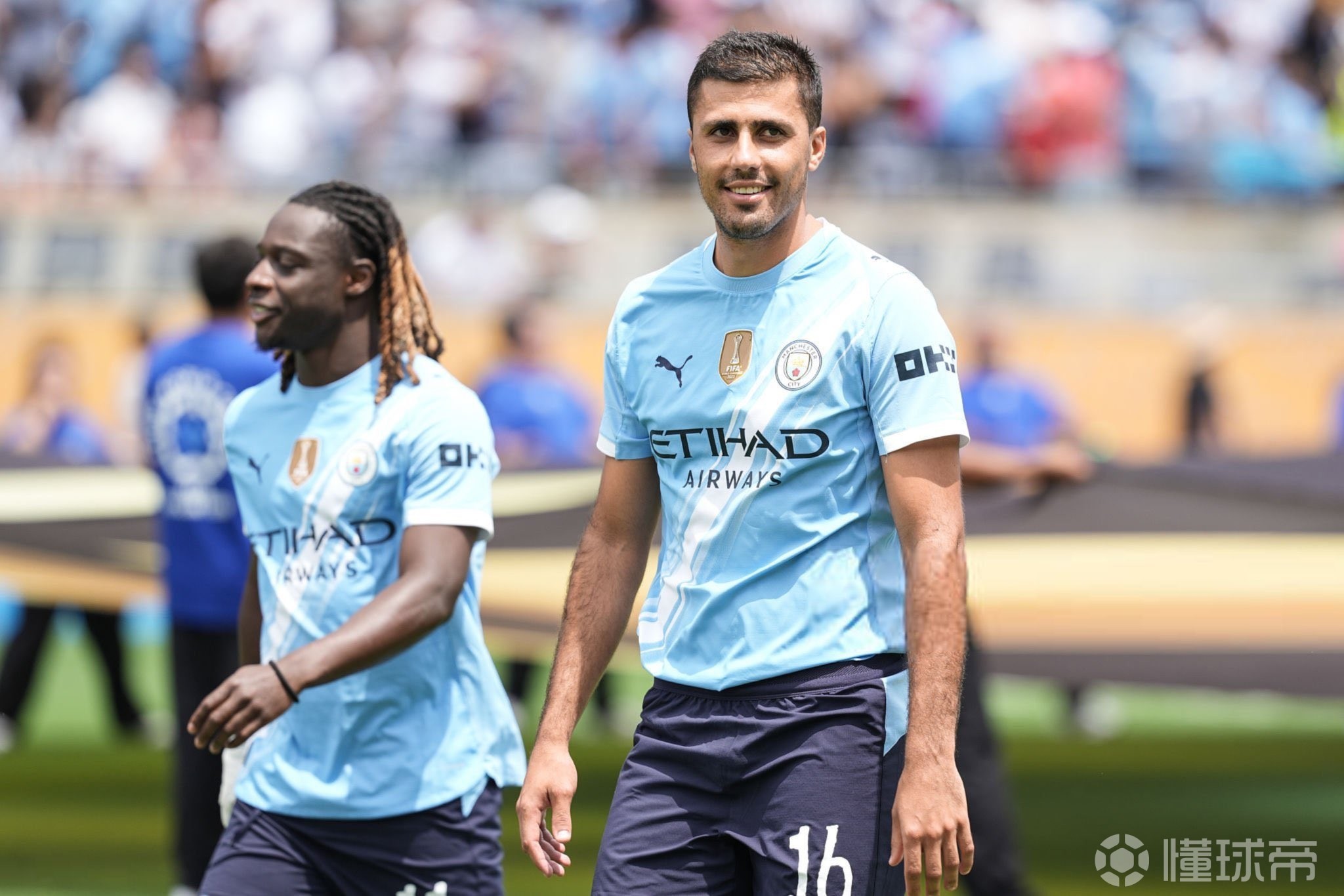 记者：吴少聪发烧，今日出席国安赛前发布会球员调整为张玉宁