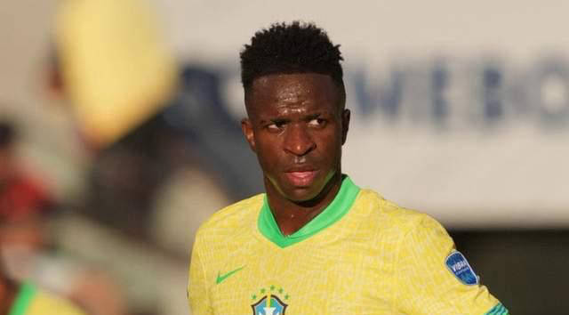 官方：蔚山球员李东炅当选2025年K1联赛MVP；本赛季13球12助