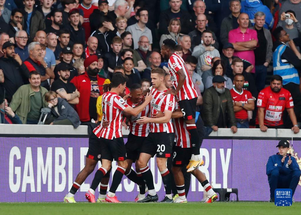 维斯塔潘：别太失望，我们以精彩的表现结束了赛季