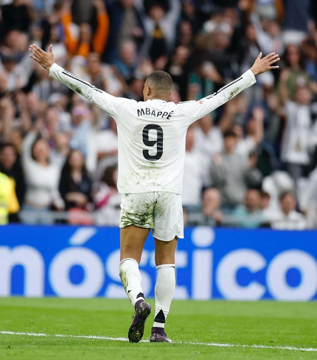 卫报公布百大球星第41至第70位：C罗位居第51名（《卫报》百大球星榜41-70位出炉：C罗位列第51名）