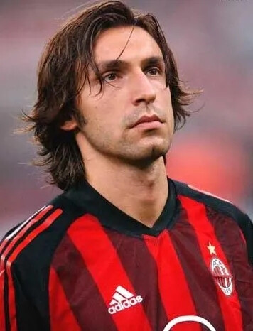 西甲第18轮开球时间：巴萨客战西班牙人1月4日凌晨4：00开打（西甲第18轮，巴萨客场挑战西班牙人，比赛定于1月4日凌晨4：00开球）