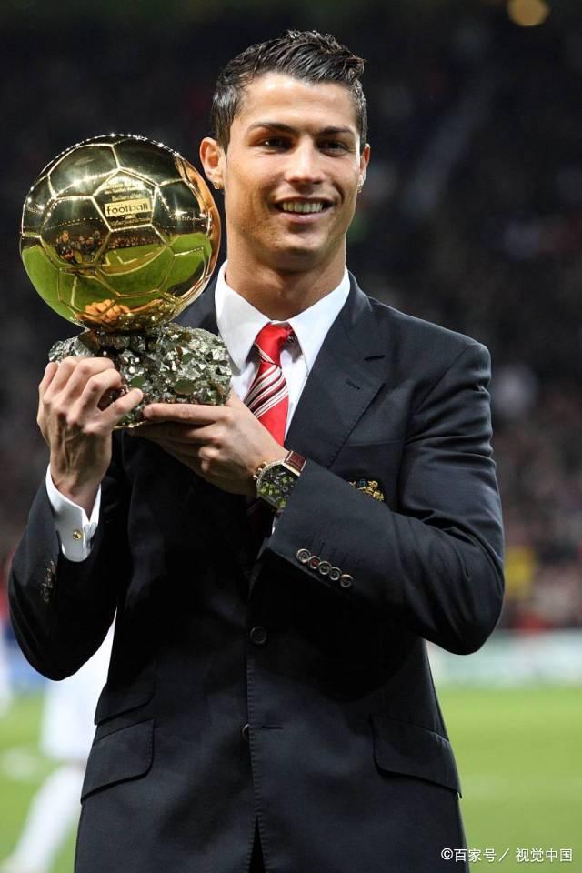 记者：海港抵达武里南，莱昂纳多、加布、李帅、刘若钒伤缺