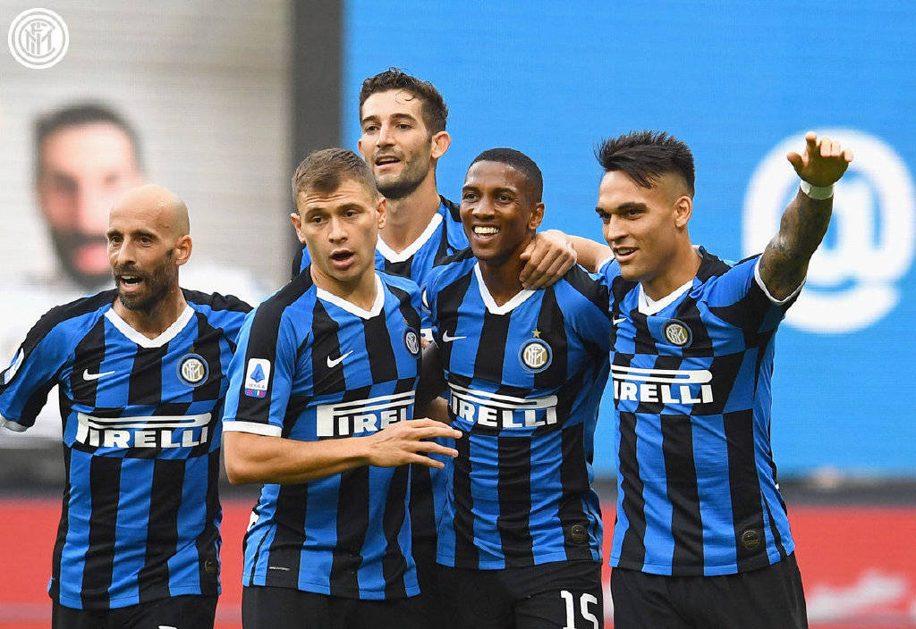 南安普顿不敌普雷斯顿后，后卫内森-伍德与本队球迷发生口角