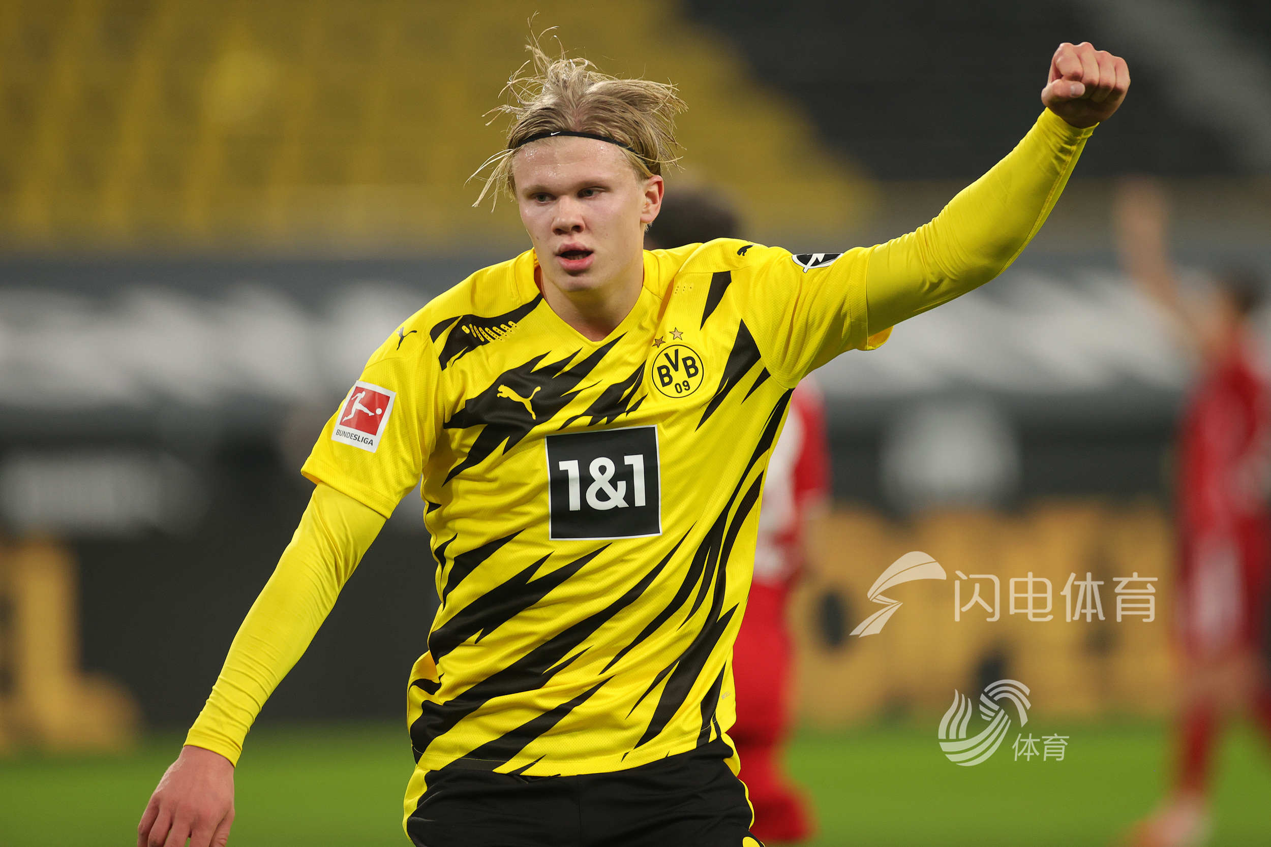 足球装备科技最新发展（足球装备科技前沿动态）