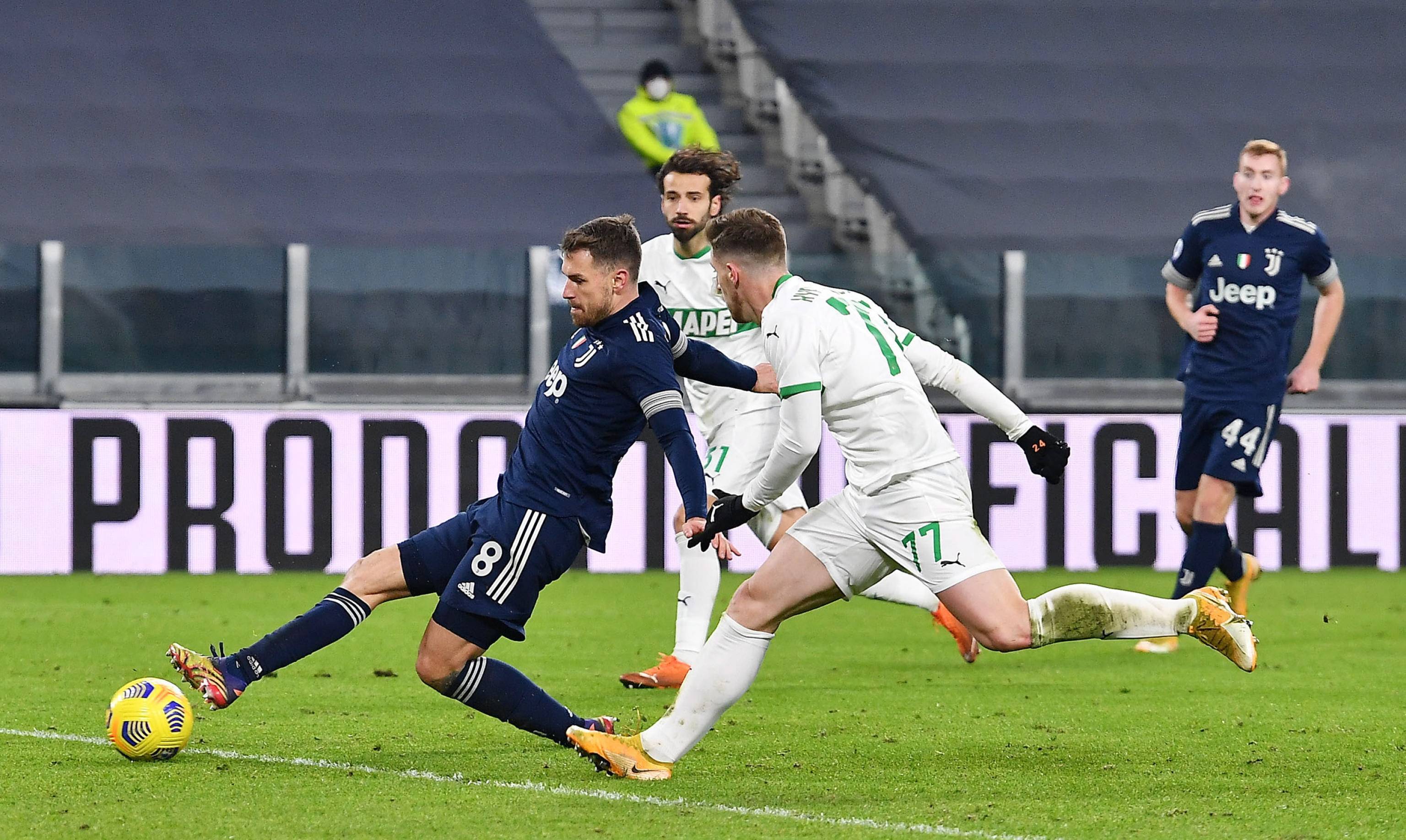 输送30米弧线制导！皇马巨星疑被诅咒：7次开天眼长传 却再度受伤