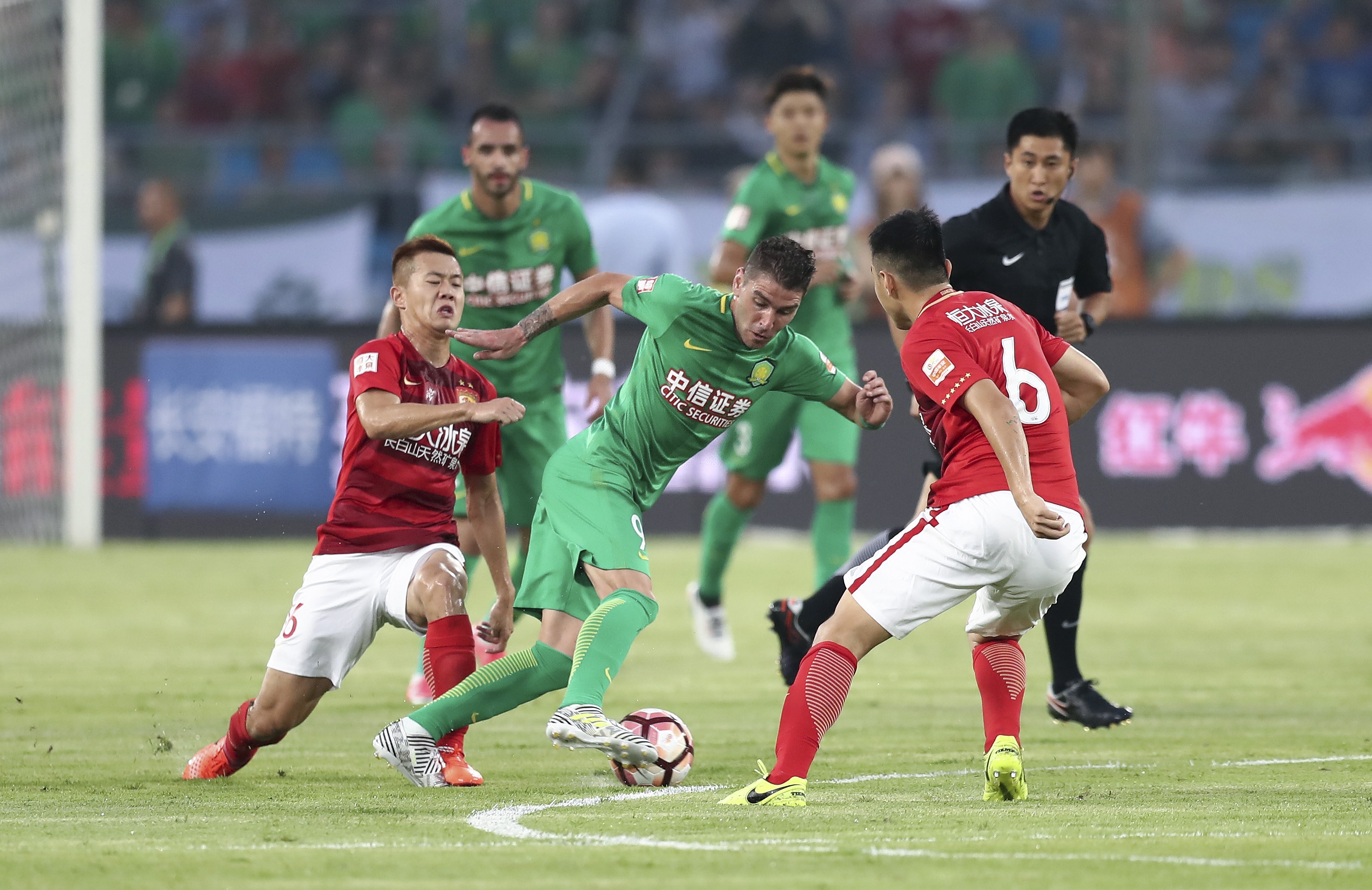 东体：海港本周一已经重新集结，加布里埃尔暂未参加合练