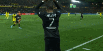 巴萨主席拉波尔塔圣诞晚宴展现亲和力 球队领跑西甲前景光明